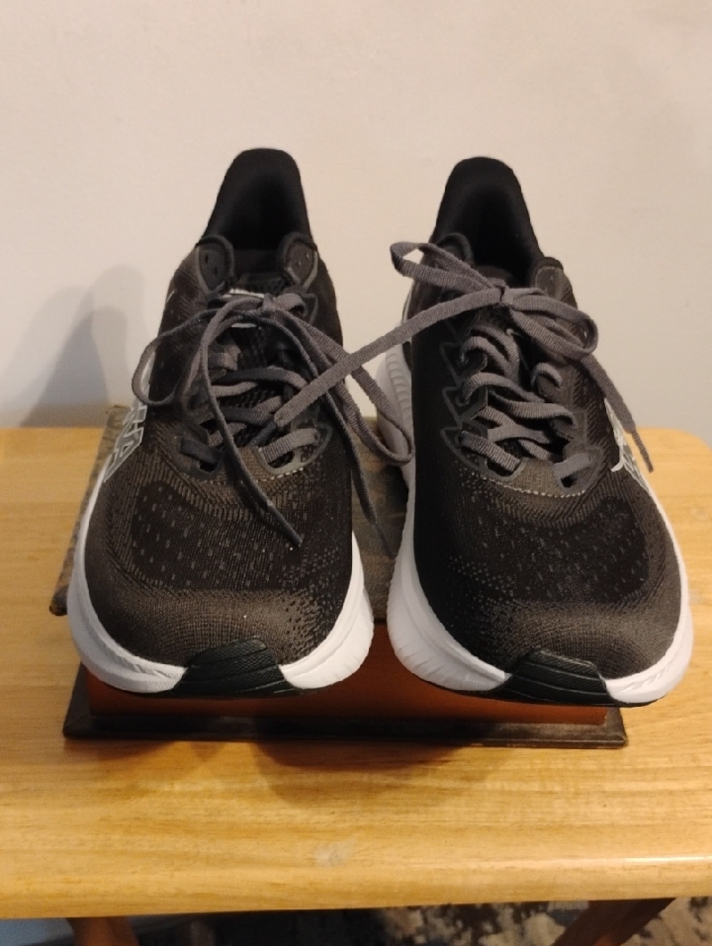 New Men's Hoka Grey Athletic Running Shoes with White Soles Size 12.5 D